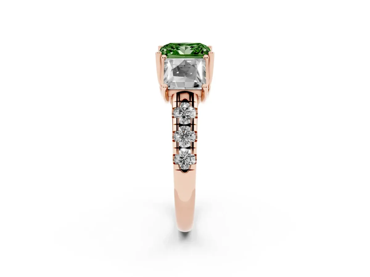 Fancy Green Three-Stone Princess Cut Diamond Pavé Band with Prong Setting Rose gold