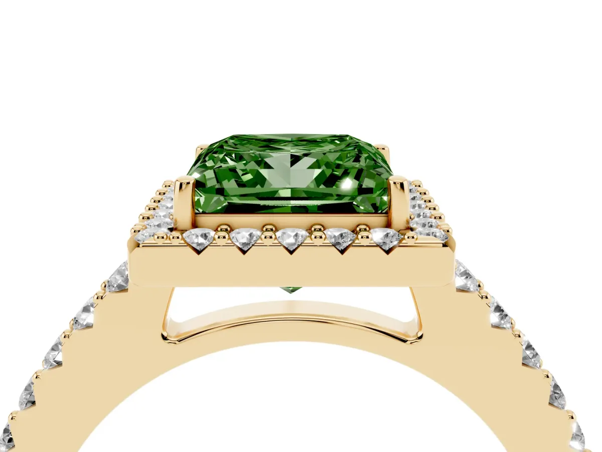 Fancy Green Princess Cut Halo Diamond Pavé Solitaire Ring Yellow gold