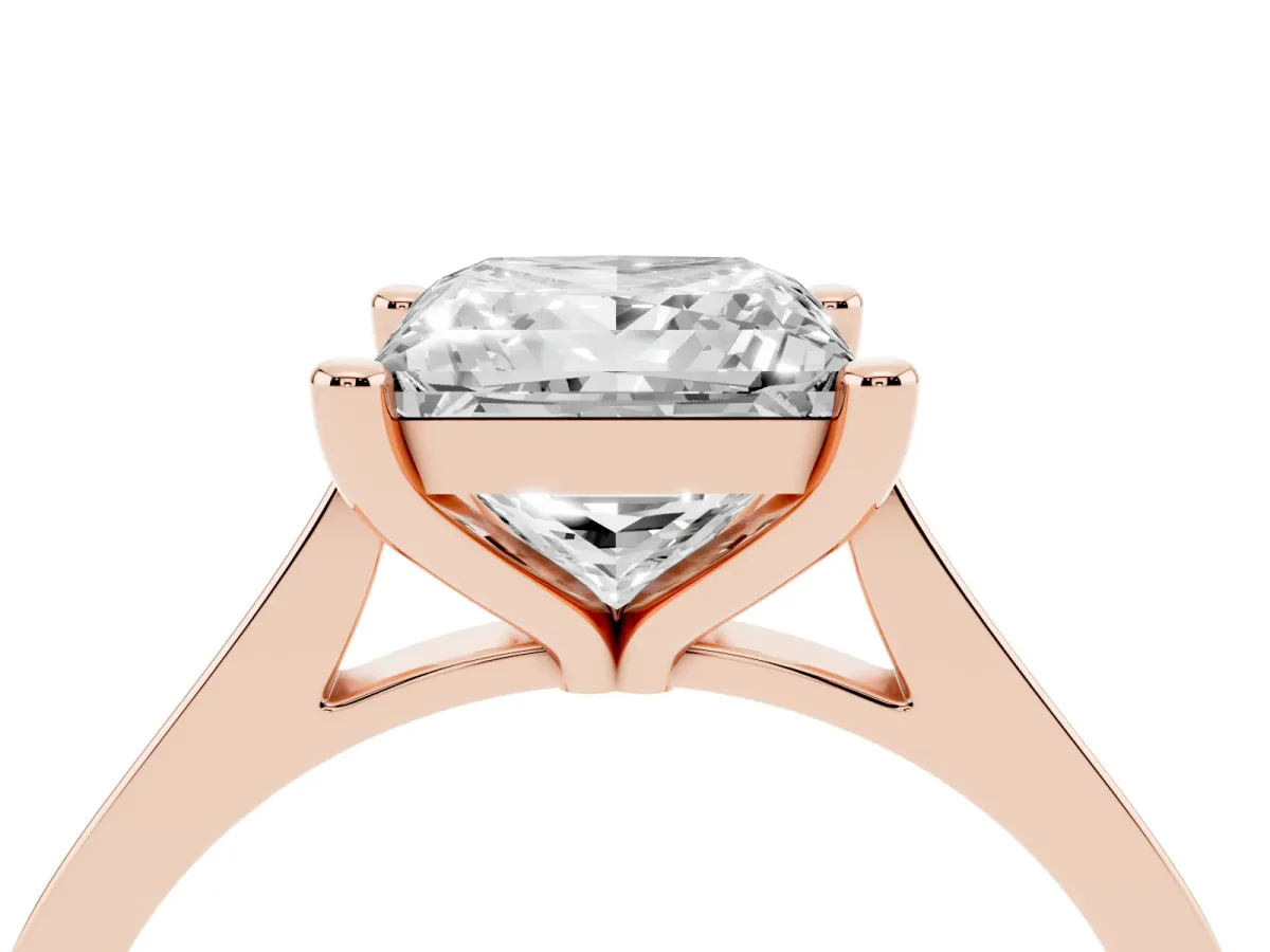 Princess Cut Solitaire Diamond Ring with Four-Prong Setting and Tapered Band Rose gold