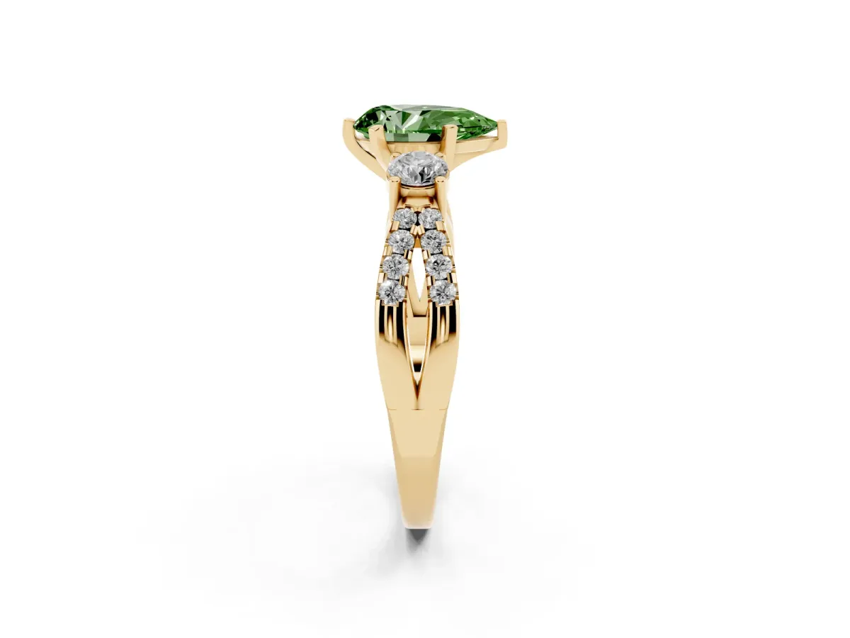 Fancy Green Pear Cut Diamond Three-Stone Ring with Pavé Split Shank and Four-Prong Setting Yellow gold
