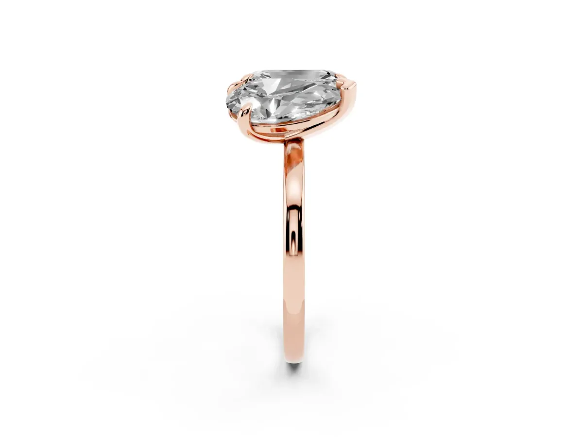 Pear and Emerald Toi Moi Ring with Prong Setting and Plain Band Rose gold