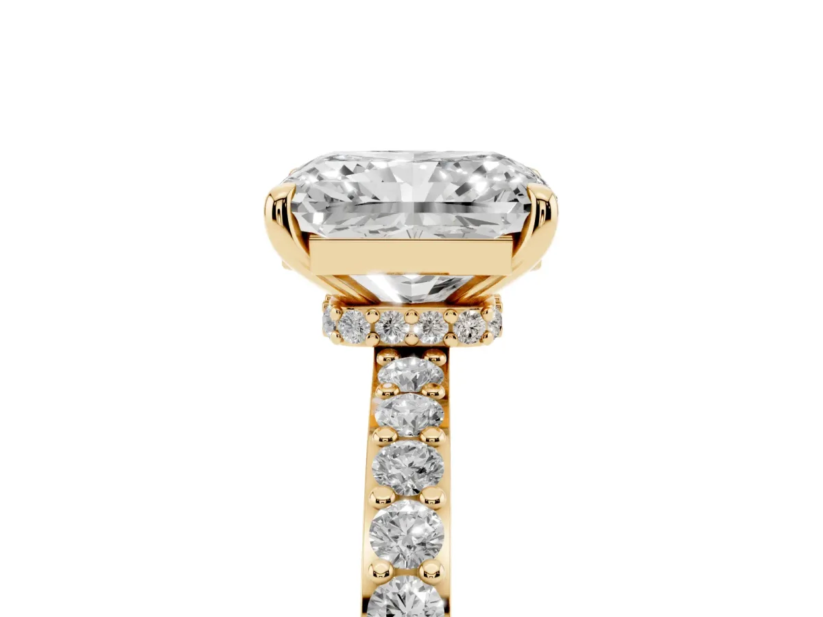 Radiant Cut Diamond Pavé Engagement Ring with Round Accents and Prong Setting Yellow gold