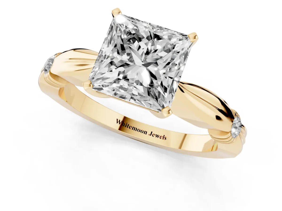 Princess Cut Solitaire Diamond Twisted Band with Four-Prong Setting Yellow gold