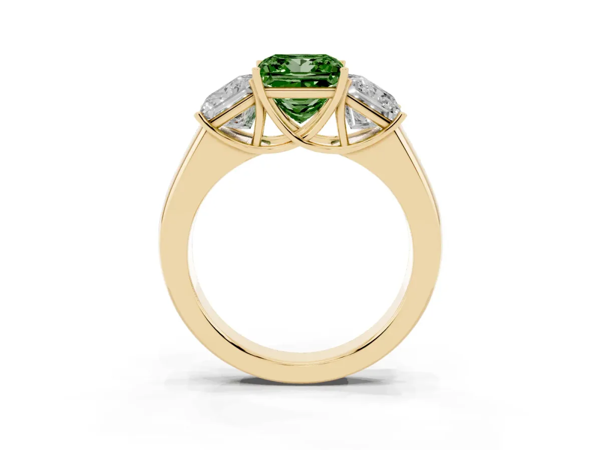 Fancy Green Three-Stone Princess Cut Cut Diamond Ring with Prong Setting and Classic Band Yellow gold