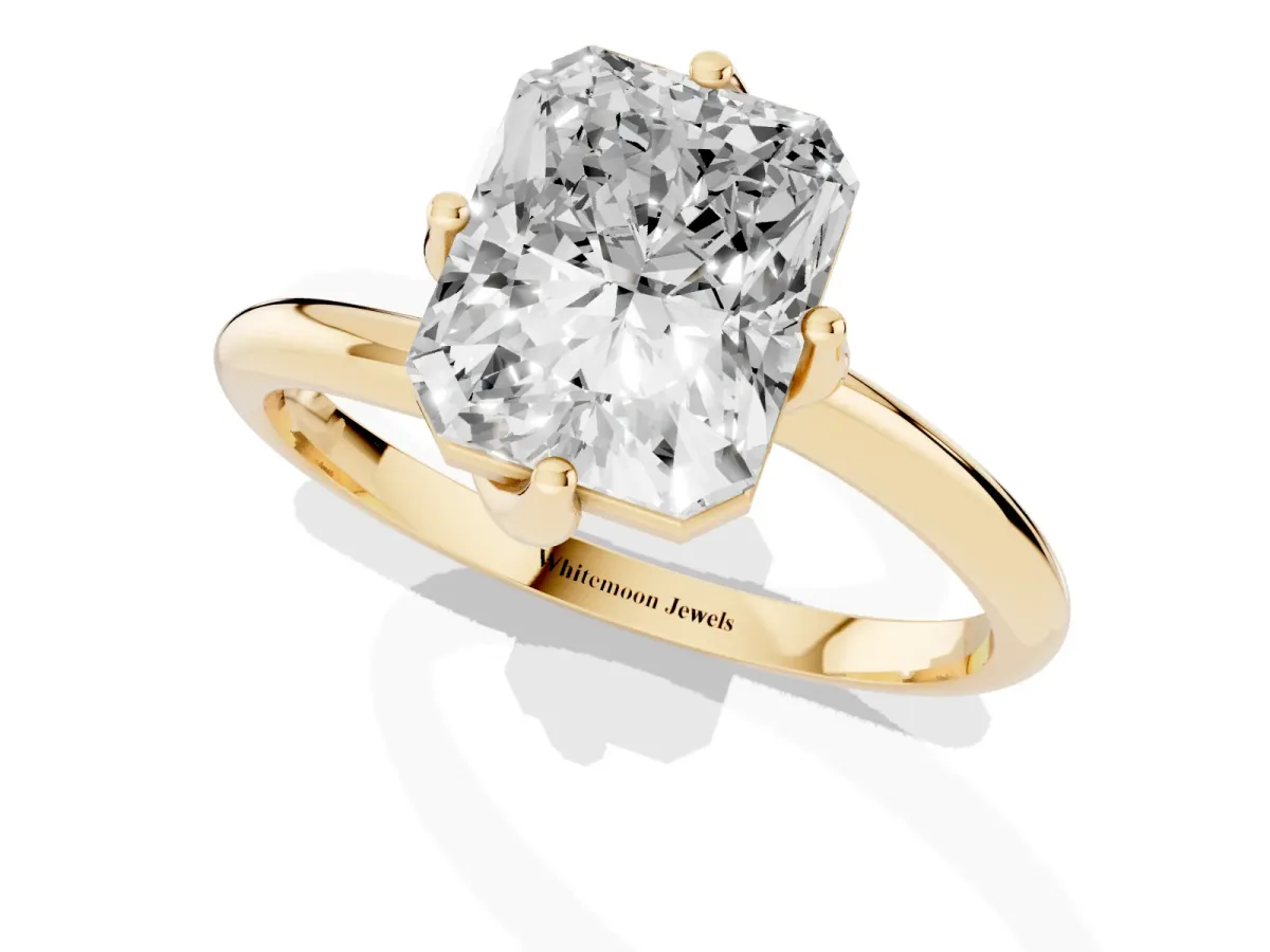 Radiant Cut Diamond Solitaire Engagement Ring with Four-Prong Setting and Classic Band Yellow gold
