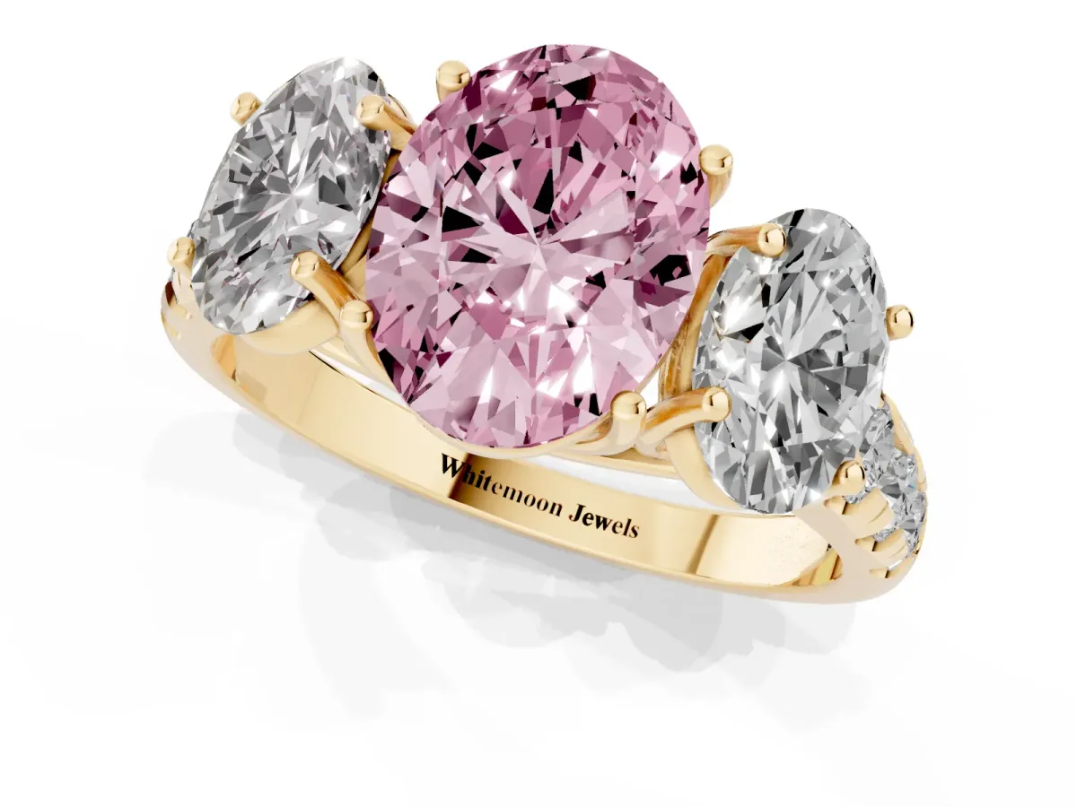Fancy Pink Three-Stone Oval Cut Diamond Pavé Band with Prong Setting Yellow gold