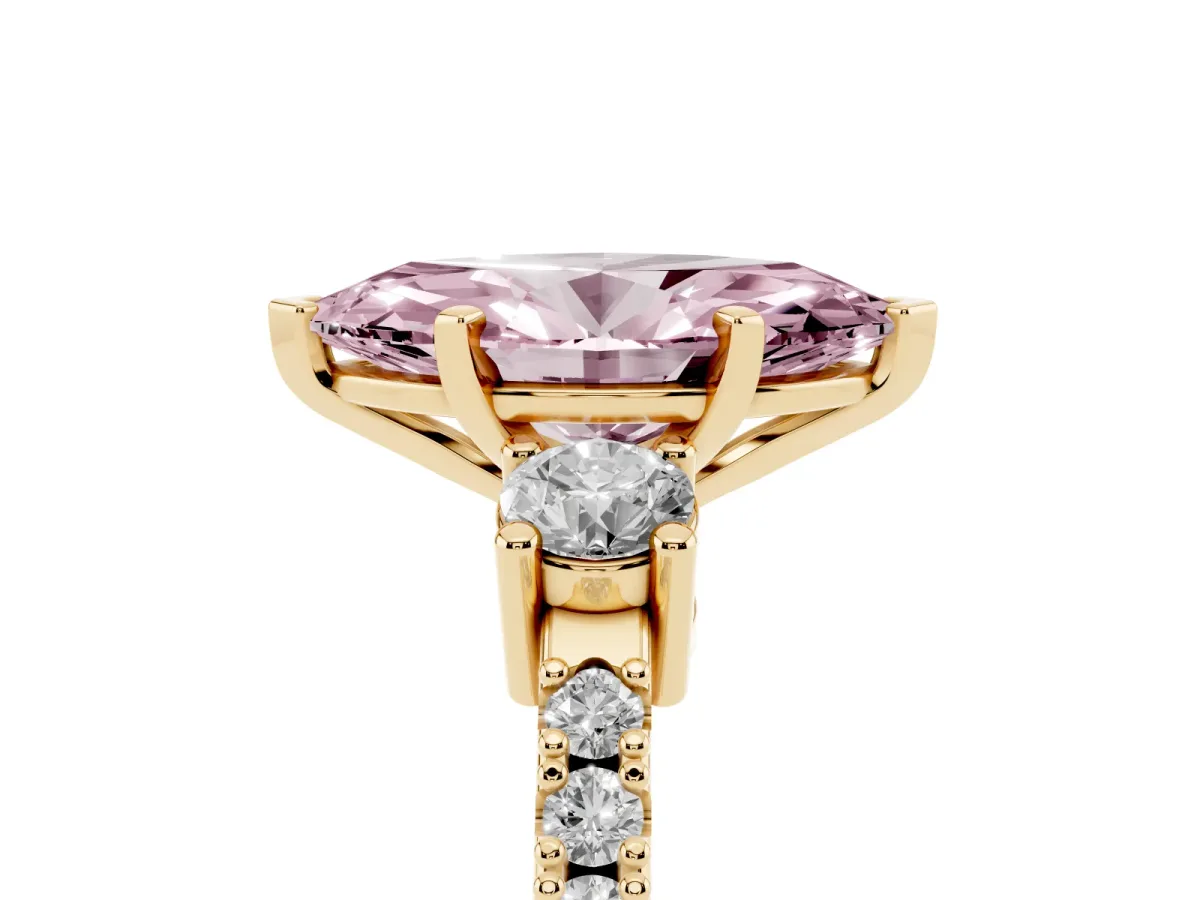 Fancy Pink Marquise Cut Three-Stone Diamond Pavé Band with Prong Setting Yellow gold