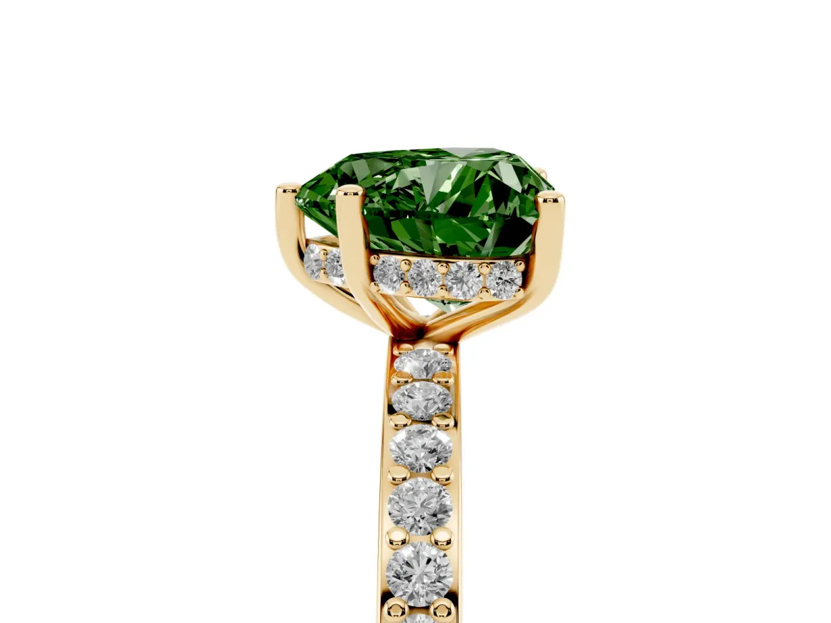 Fancy Green Heart Cut Cut Diamond Pavé Band Ring with Four-Prong Setting Yellow gold