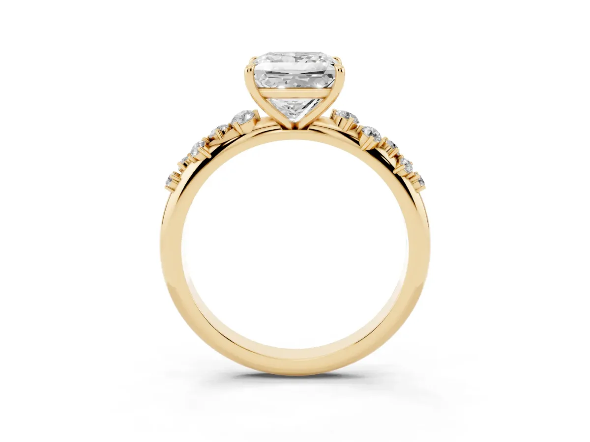 Princess Cut Diamond Cluster Prong-Set Solitaire Ring Yellow gold