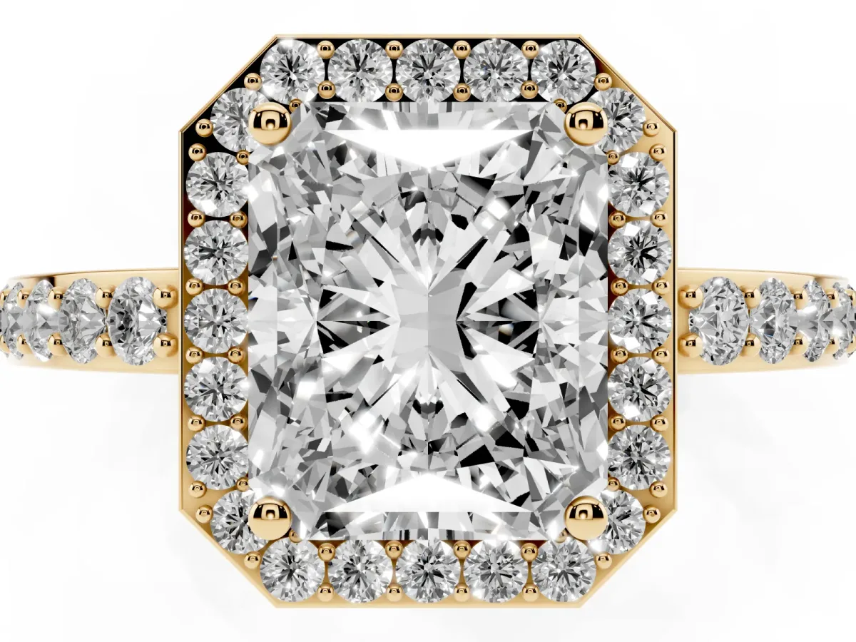 Radiant Cut Halo Diamond Pavé Band Ring with Prong Setting Yellow gold