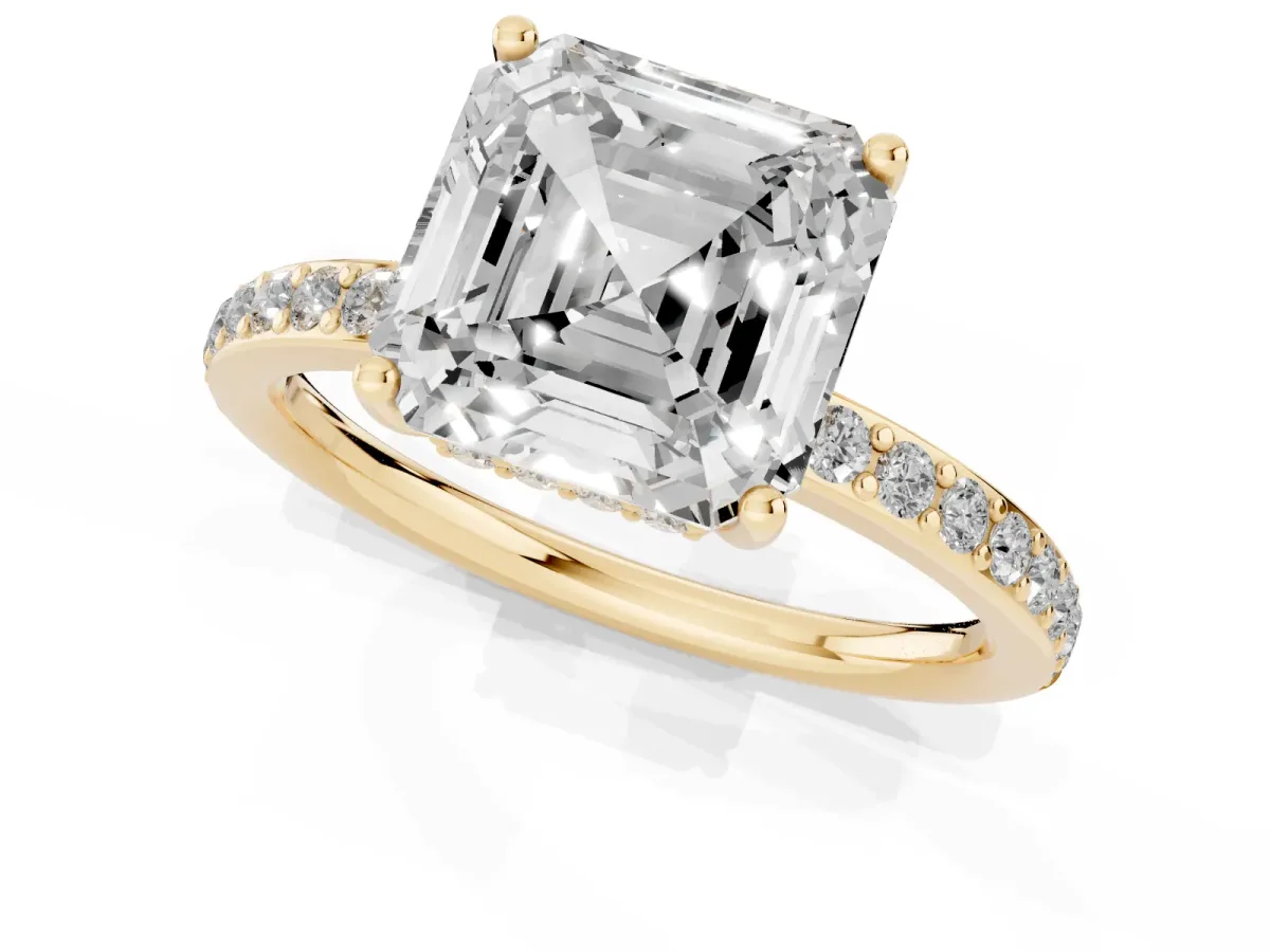 Asscher Cut Cut Diamond Pavé Band Ring with Four-Prong Setting Yellow gold
