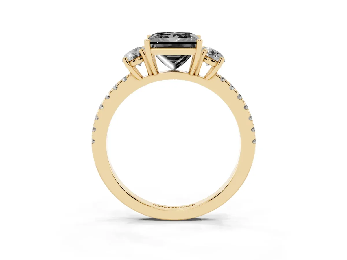 Fancy Black Three-Stone Princess Cut Cut Diamond Pavé Band with Prong Setting Yellow gold