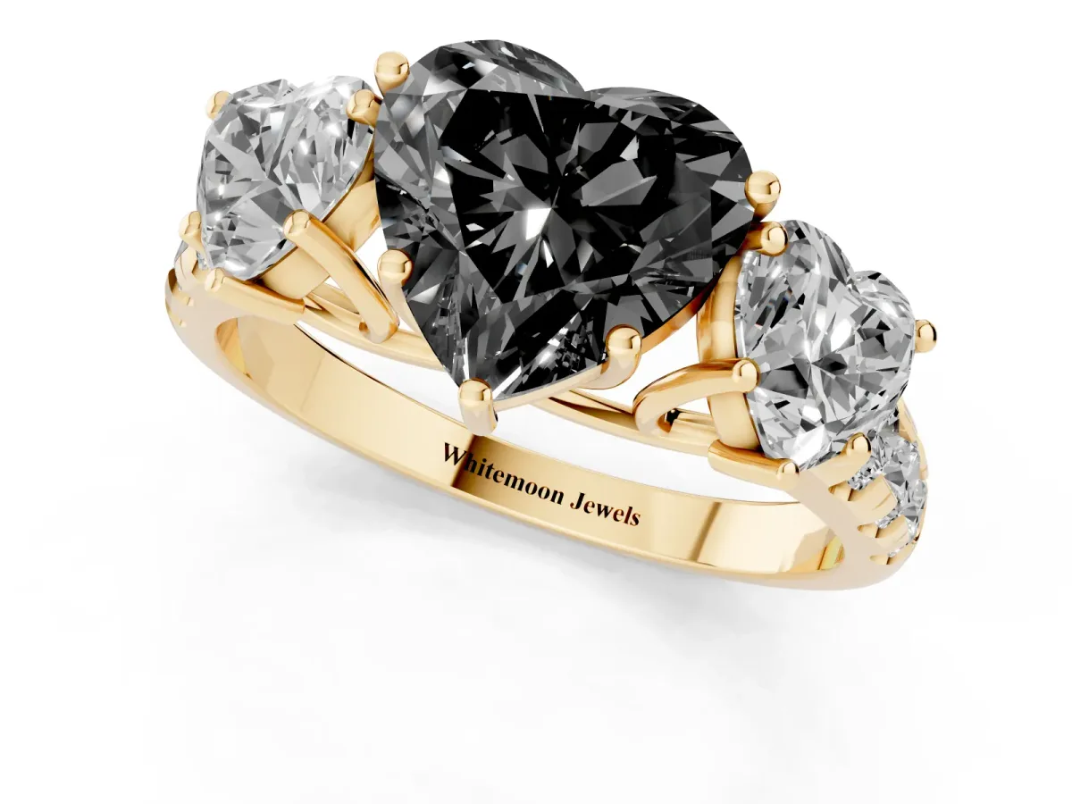 Fancy Black Three-Stone Heart Cut Diamond Pavé Band with Prong Setting Yellow gold