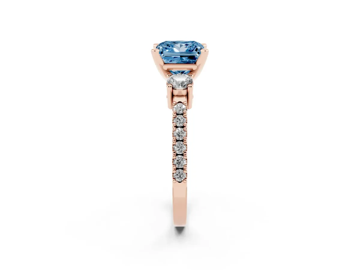 Fancy Blue Princess Cut Three-Stone Diamond Pavé Band with Prong Setting Rose gold