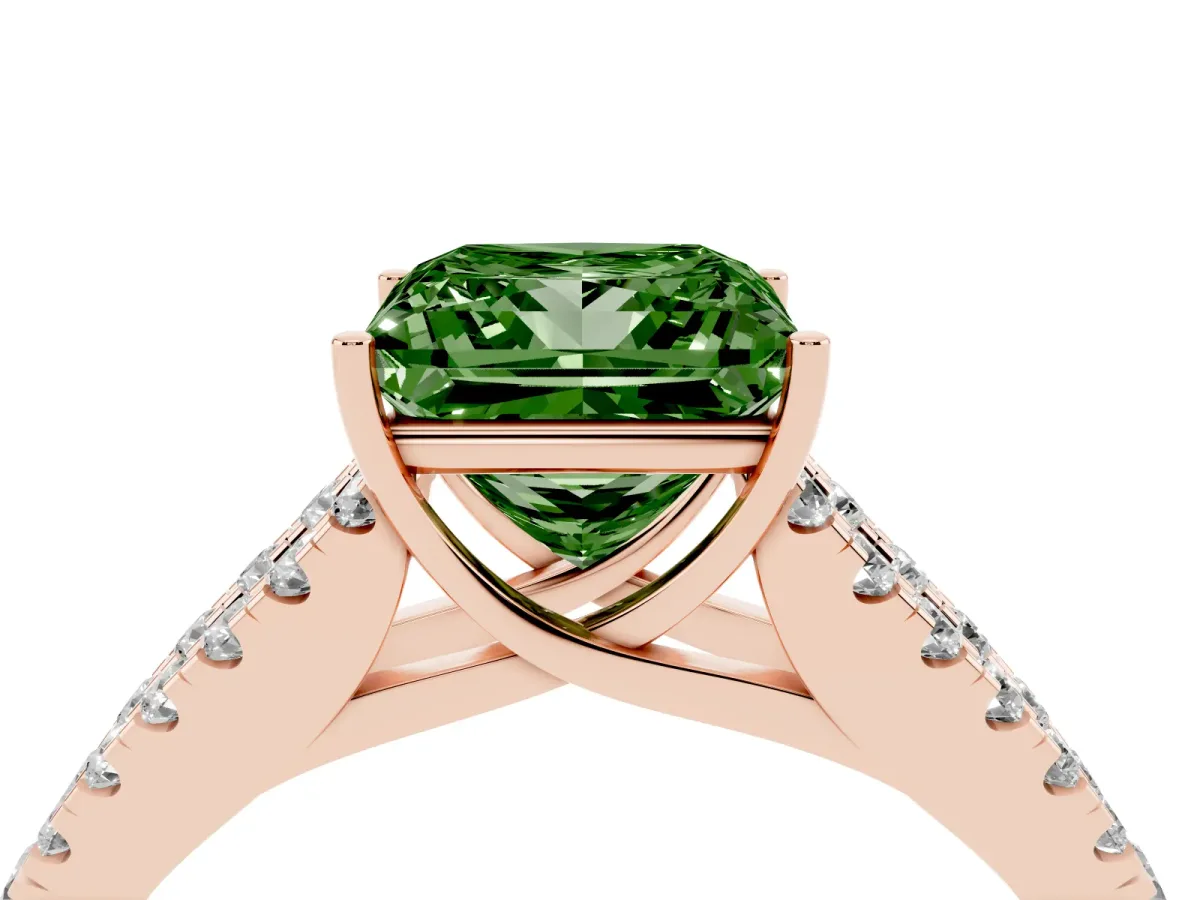 Fancy Green Princess Cut Diamond Split Shank Pavé Engagement Ring with Four-Prong Setting Rose gold