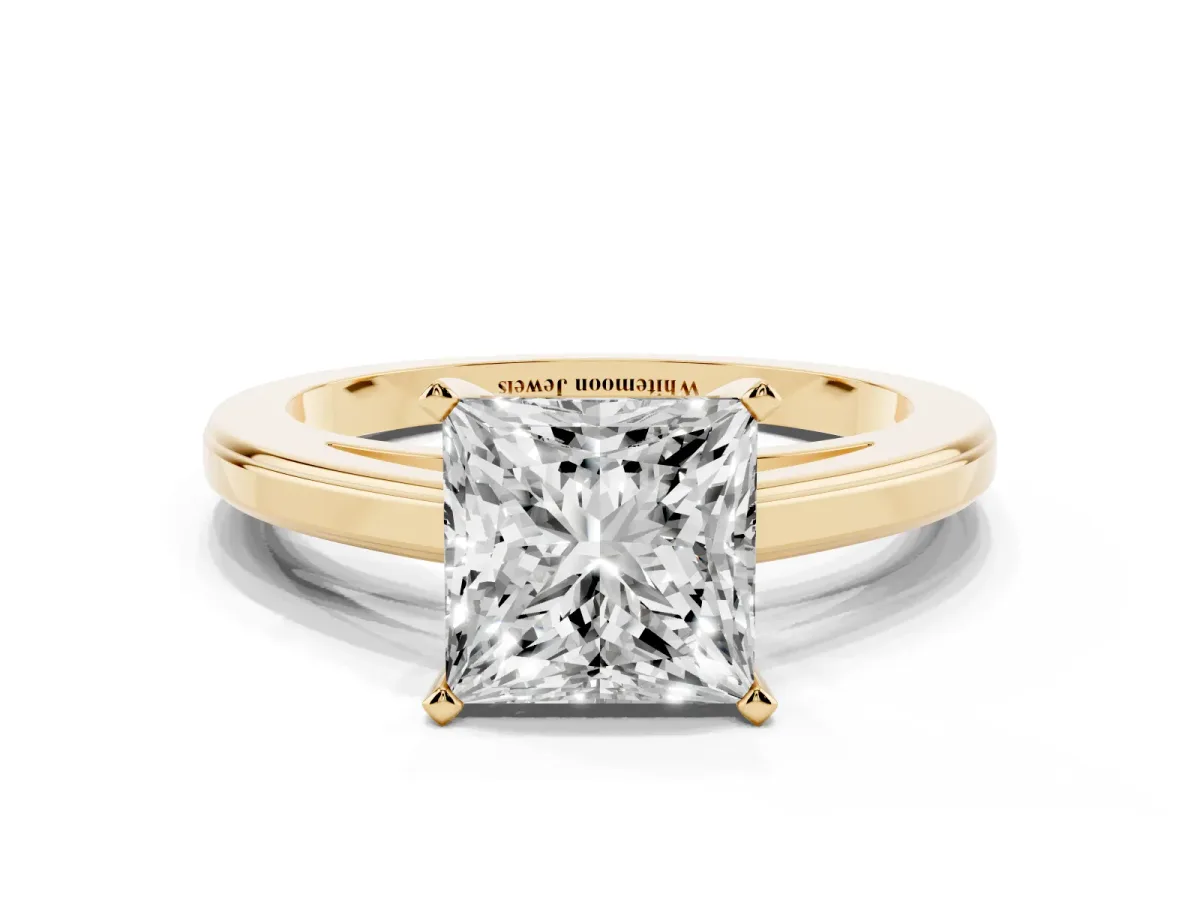 Princess Cut Solitaire Diamond Ring with Four-Prong Setting and Classic Band Yellow gold