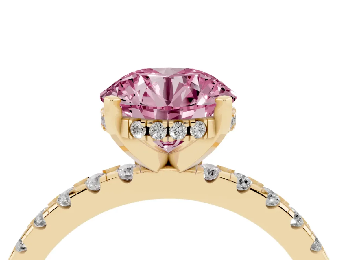 Fancy Pink Round Cut Diamond Solitaire Ring with Round Pavé Band and Four-Prong Setting Yellow gold