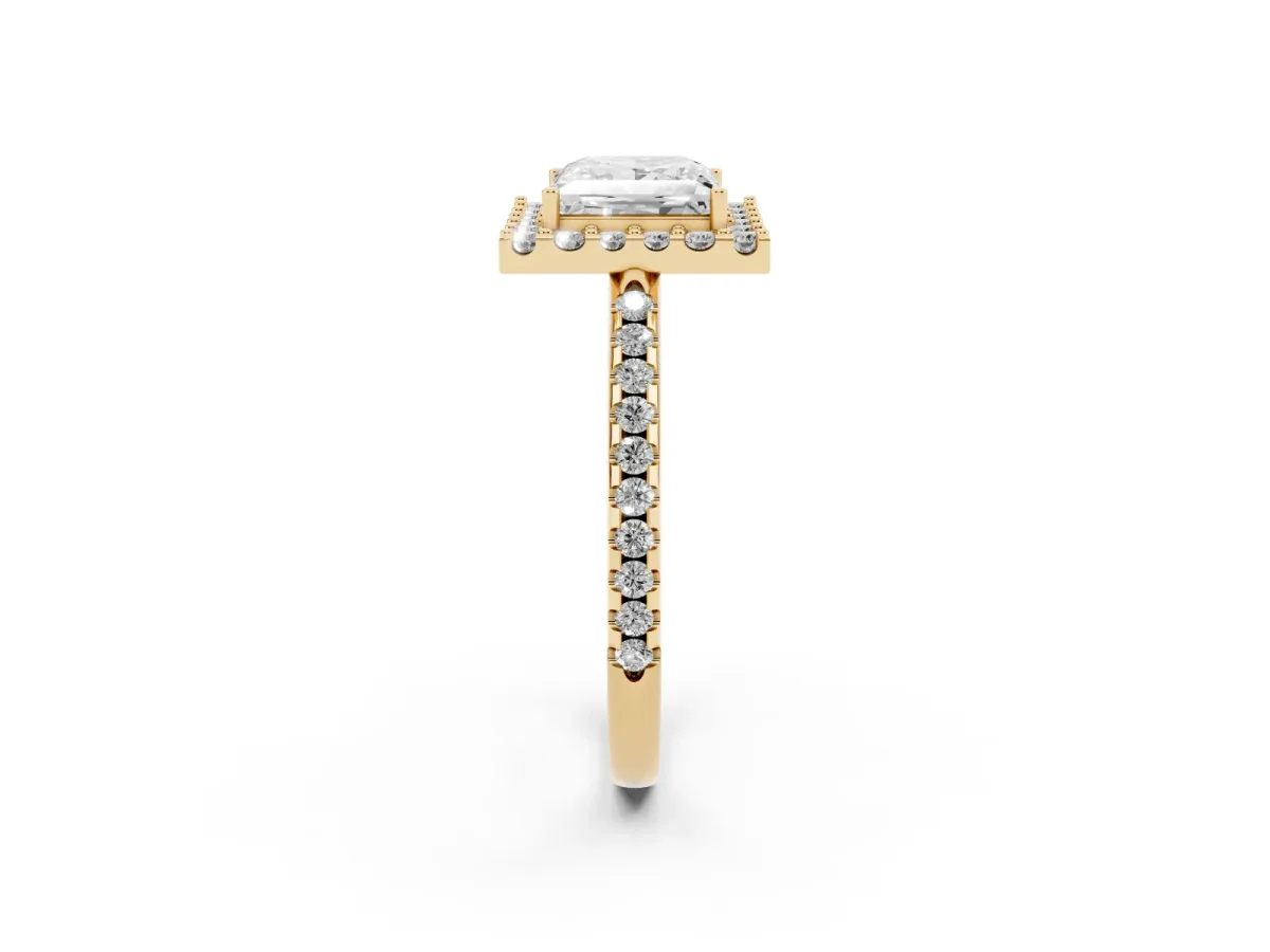 Princess Cut Diamond Pavé Halo Ring with Four-Prong Setting Yellow gold