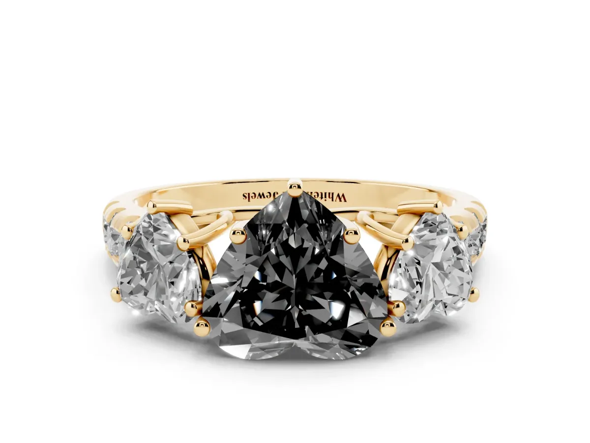 Fancy Black Three-Stone Heart Cut Diamond Pavé Band with Prong Setting Yellow gold