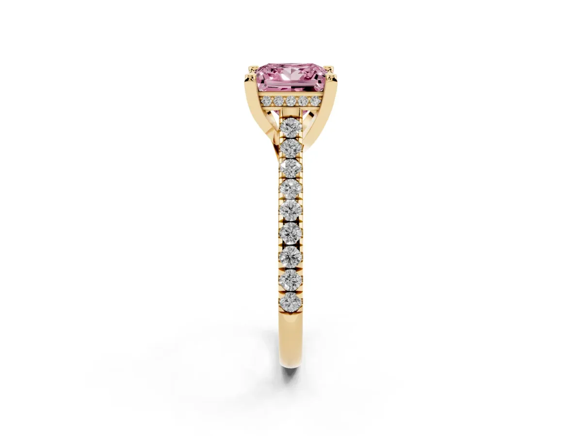 Fancy Pink Princess Cut Brilliant Diamond Solitaire with Pavé Band and Four-Prong Setting Yellow gold