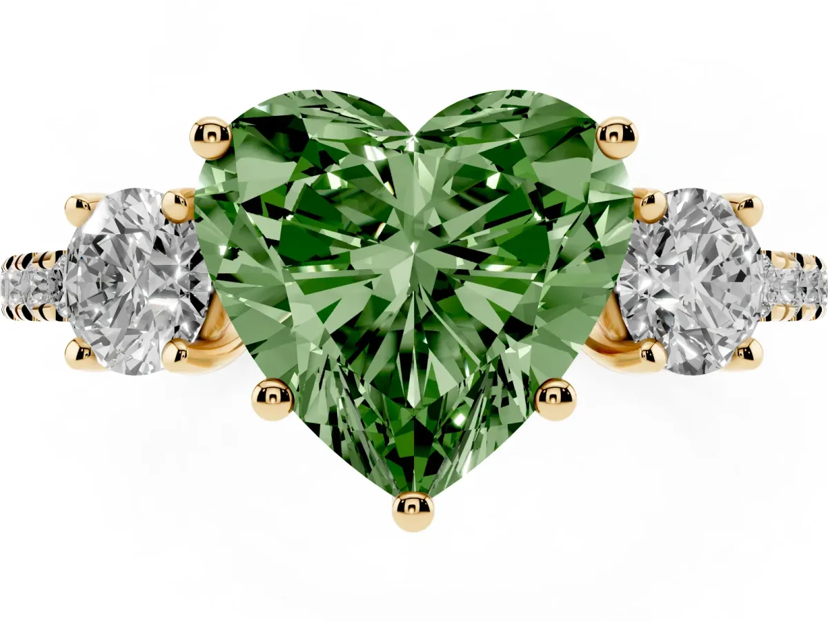 Fancy Green Three-Stone Heart Cut Cut Diamond Pavé Band with Prong Setting Yellow gold
