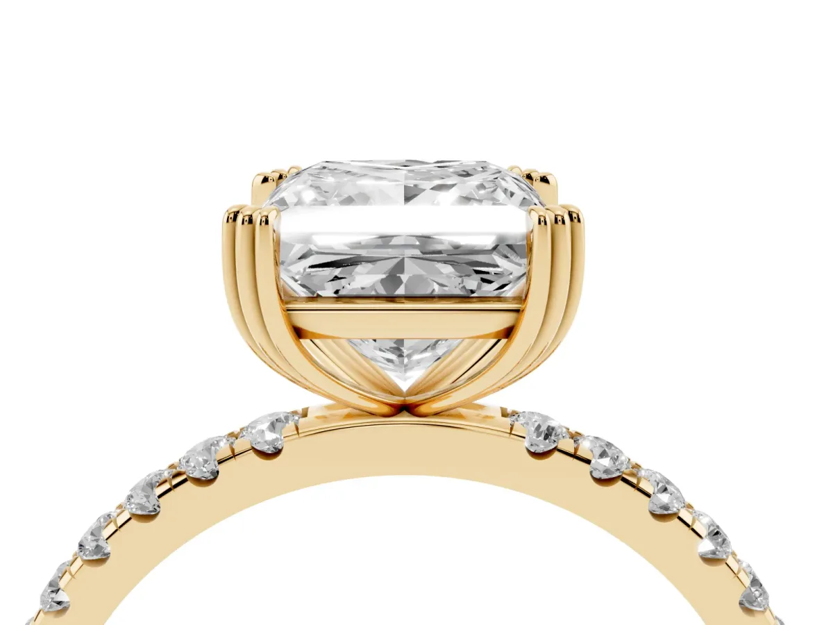 Princess Cut Brilliant Solitaire with Pavé Band and Claw Prong Setting Yellow gold