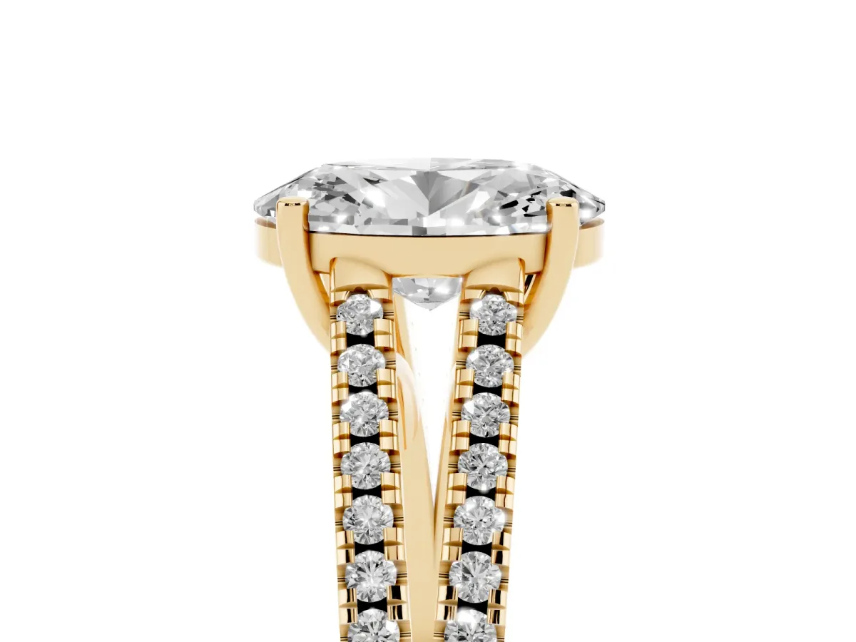 Oval Cut Diamond Solitaire Engagement Ring with Split Shank Pavé Band Yellow gold