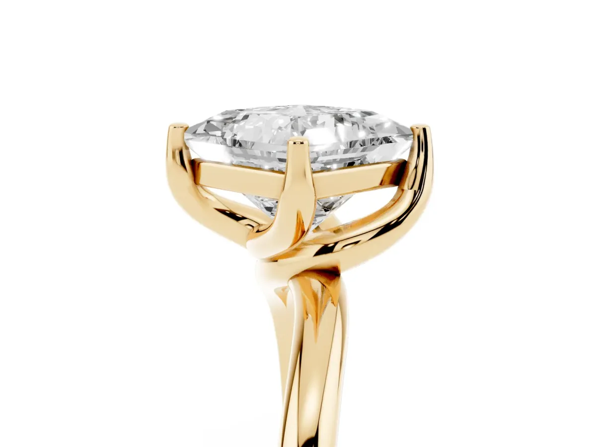 Princess Cut Diamond Solitaire Engagement Ring with Four-Prong Setting and Classic Band Yellow gold