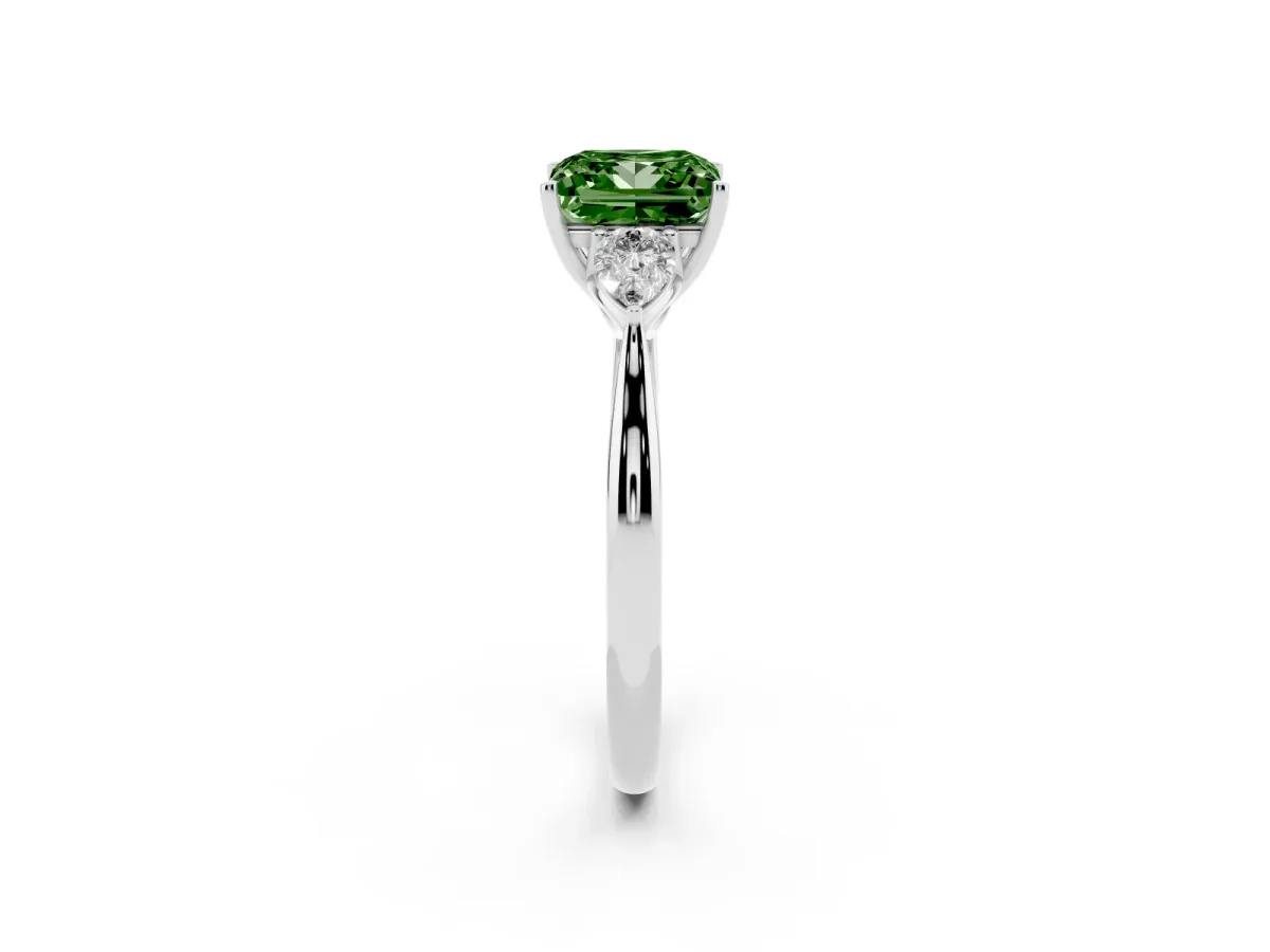 Fancy Green Three-Stone Princess Cut Brilliant Diamond Solitaire Ring with Tapered Band and Four-Prong Setting White gold