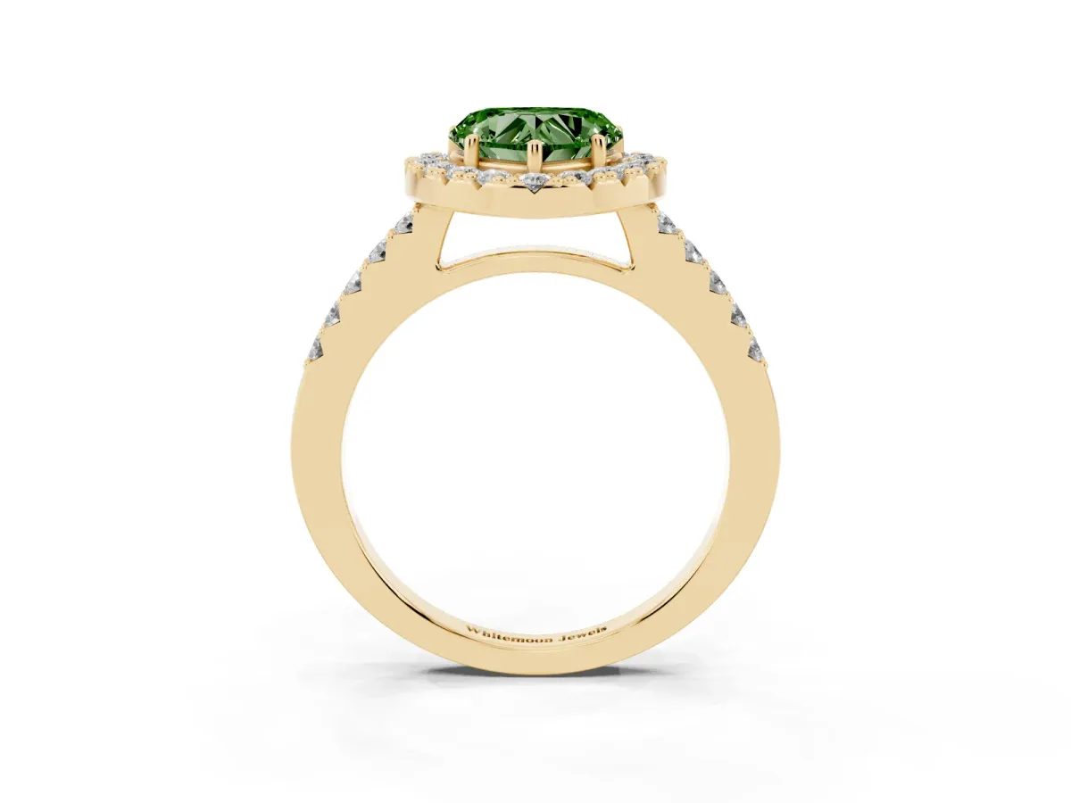 Fancy Green Heart Cut Halo Diamond Pavé Solitaire Ring Yellow gold