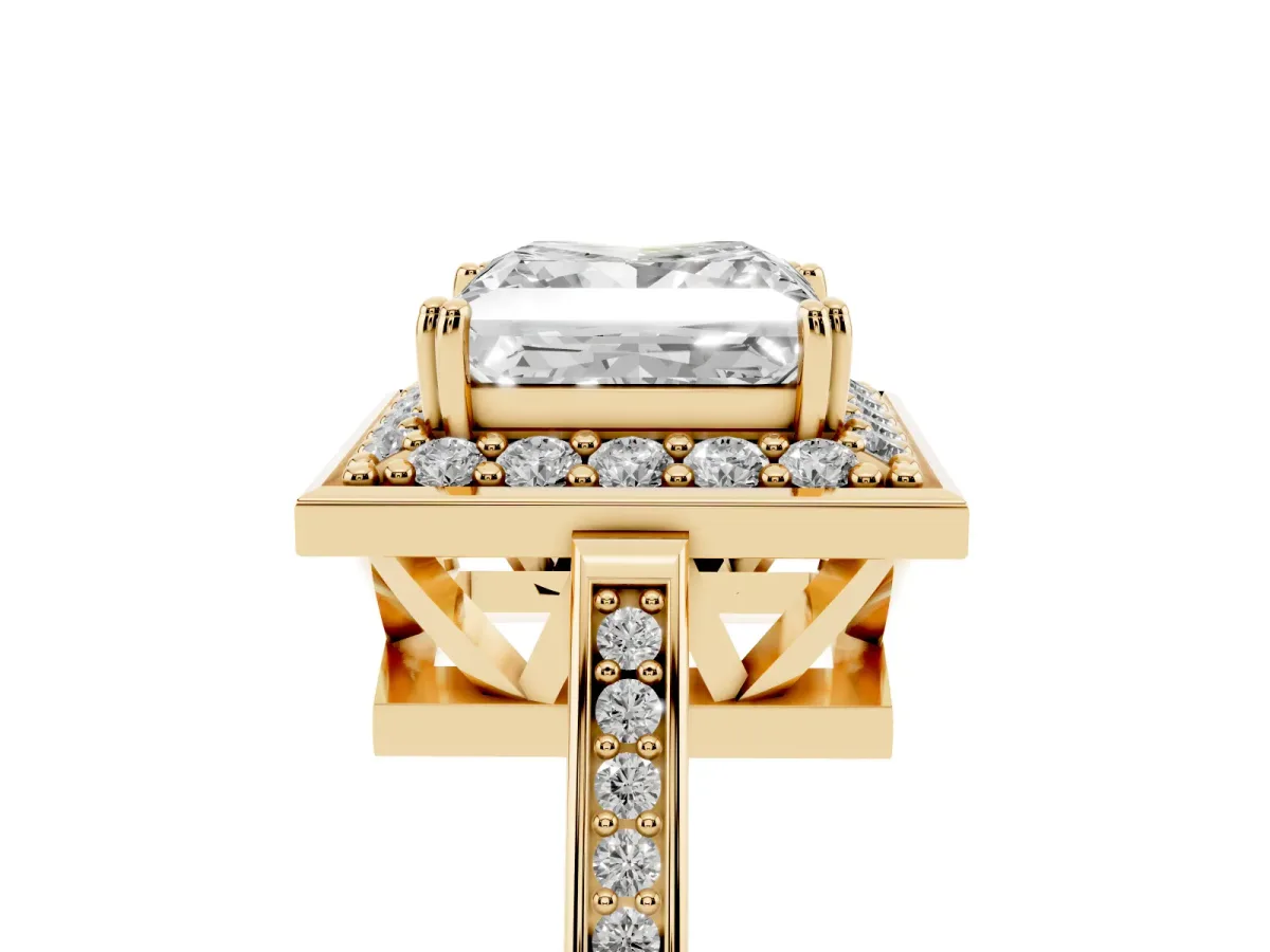 Princess Cut Diamond Halo Ring with Split Shank and Four-Prong Setting Yellow gold