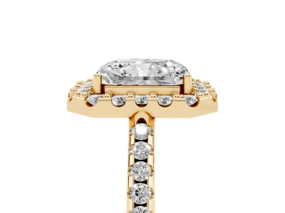 Radiant Cut Diamond Pavé Halo Ring with Four-Prong Setting Yellow gold