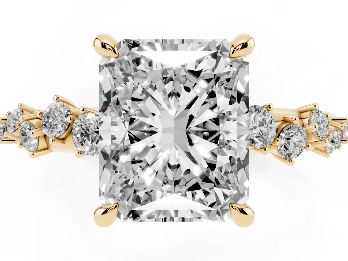 Radiant Cut Cut Diamond Vine Band with Four-Prong Setting Yellow gold