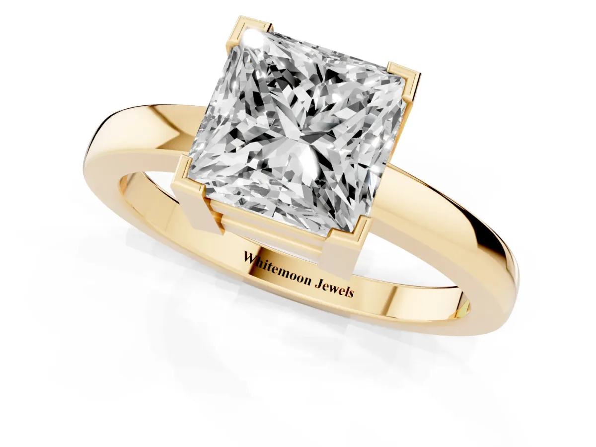 Princess Cut Cut Solitaire Ring with Four-Prong Setting and Classic Band Yellow gold