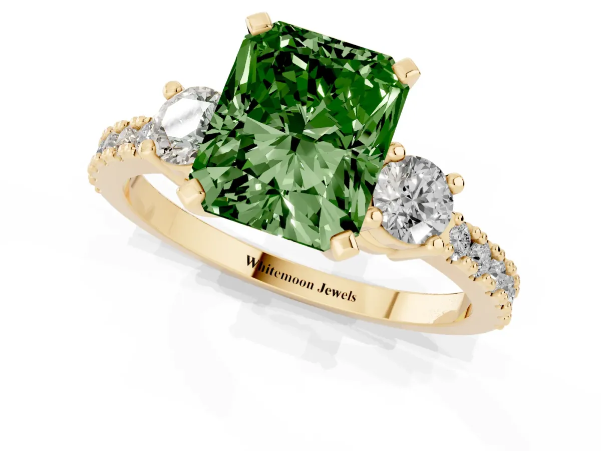 Fancy Green Radiant Cut Three-Stone Diamond Pavé Band with Prong Setting Yellow gold