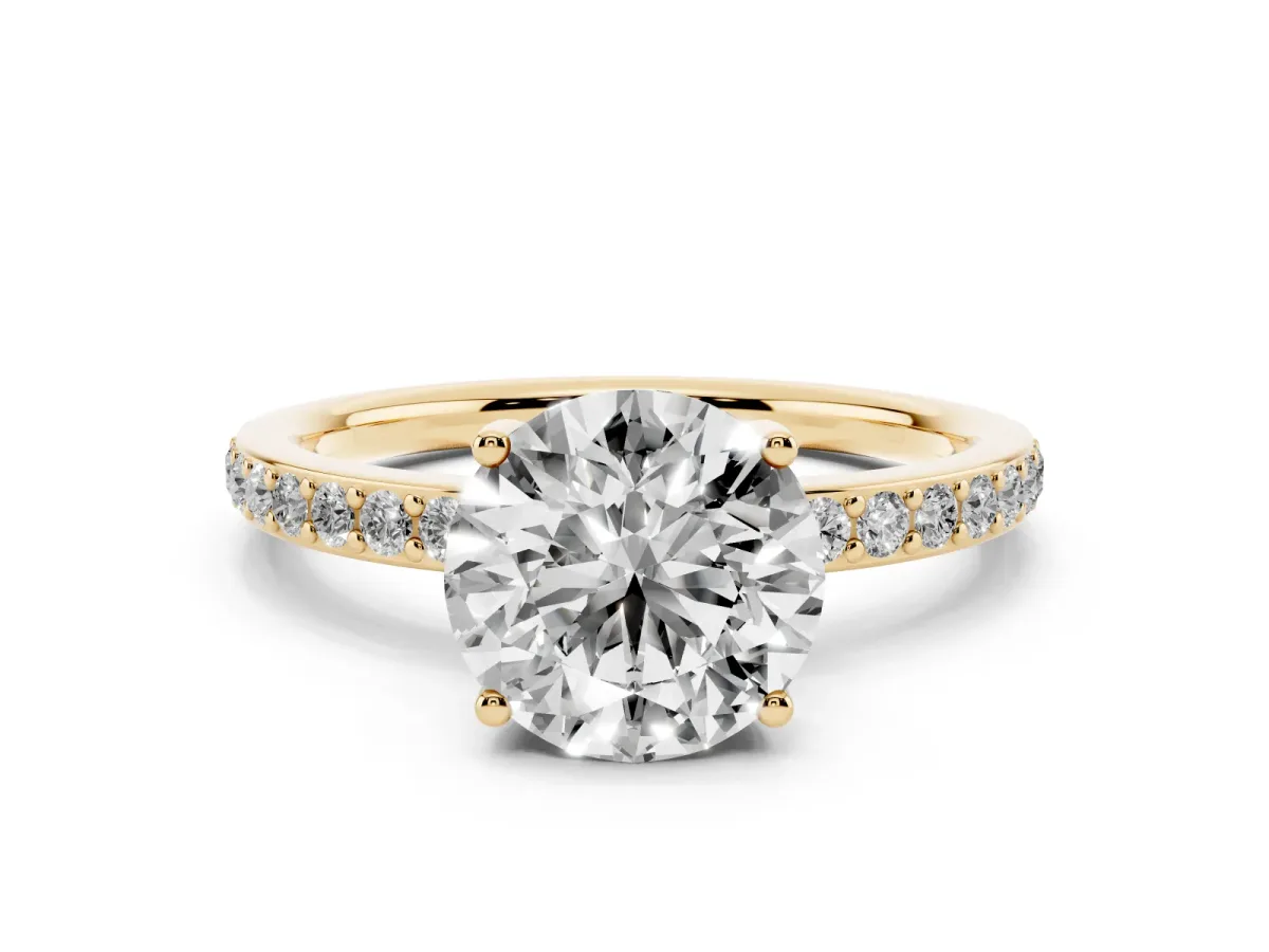 Round Cut Cut Diamond Pavé Band Ring with Four-Prong Setting Yellow gold