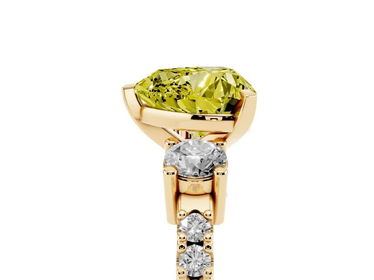 Fancy Yellow Heart Cut Three-Stone Diamond Pavé Band with Prong Setting Yellow gold