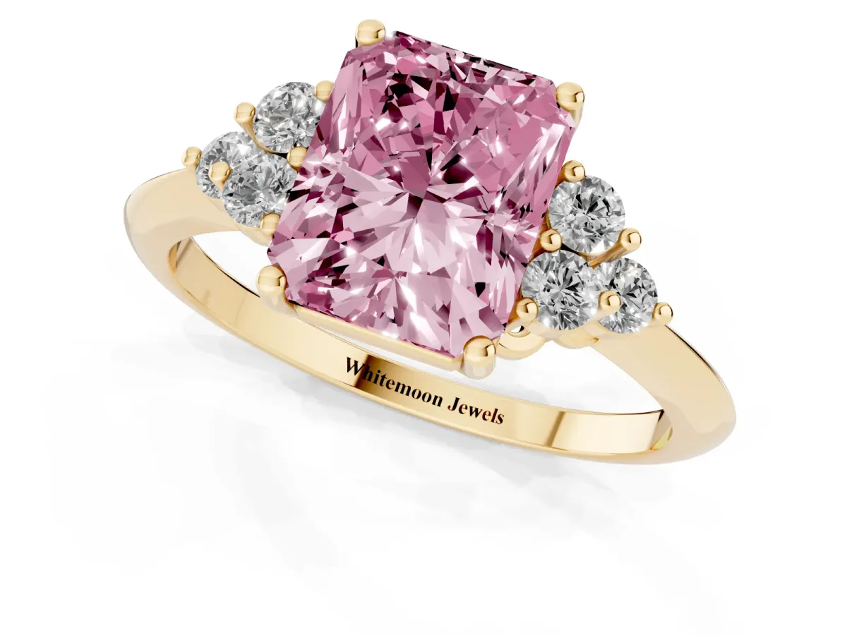 Fancy Pink Radiant Cut Cut Diamond Cluster Ring with Solitaire Band and Four-Prong Setting Yellow gold
