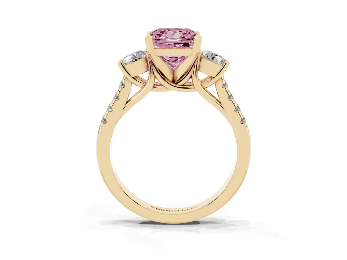 Fancy Pink Three-Stone Princess Cut Diamond Pavé Band with Four-Prong Setting Yellow gold