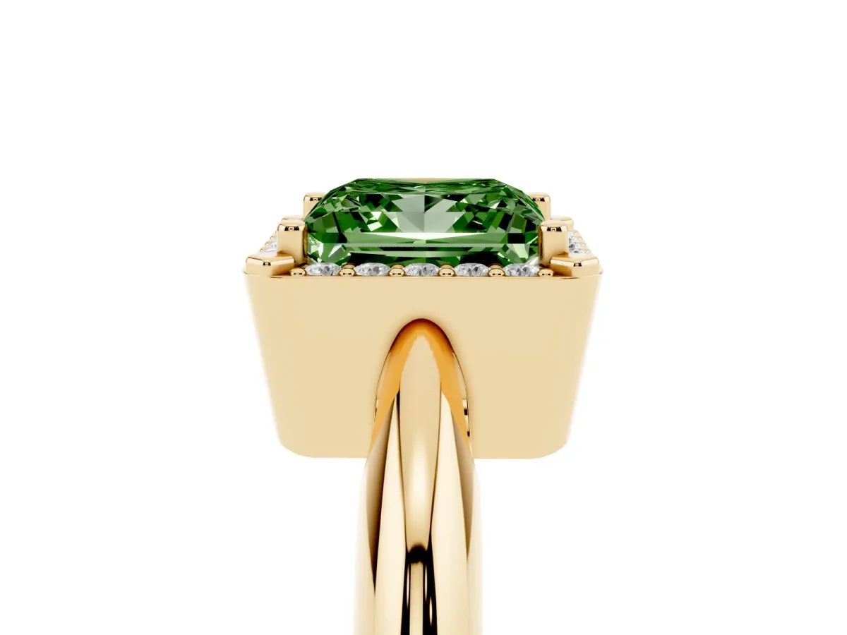Fancy Green Princess Cut Cut Diamond Halo Engagement Ring with Split Shank and Four-Prong Setting Yellow gold