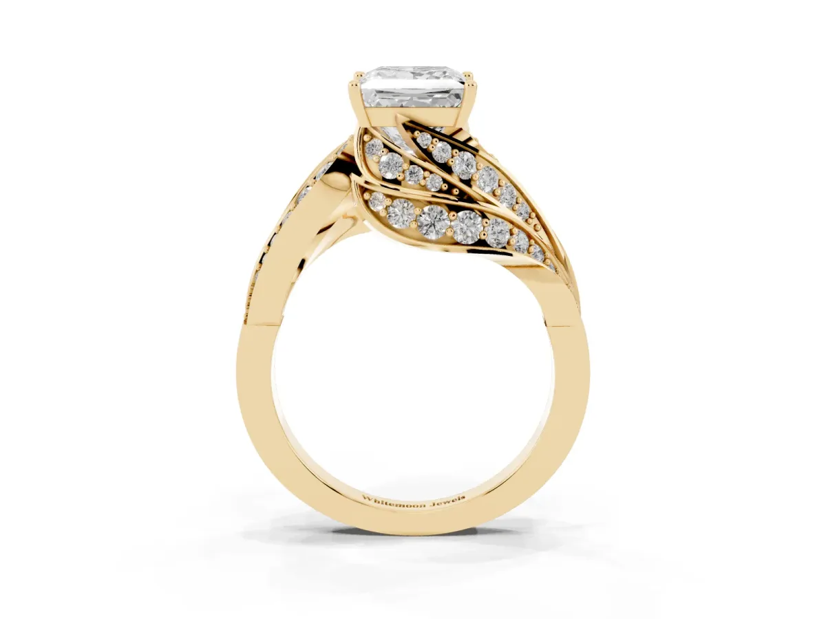 Princess Cut Diamond Solitaire Ring with Prong Setting and Twisted Pavé Band Yellow gold