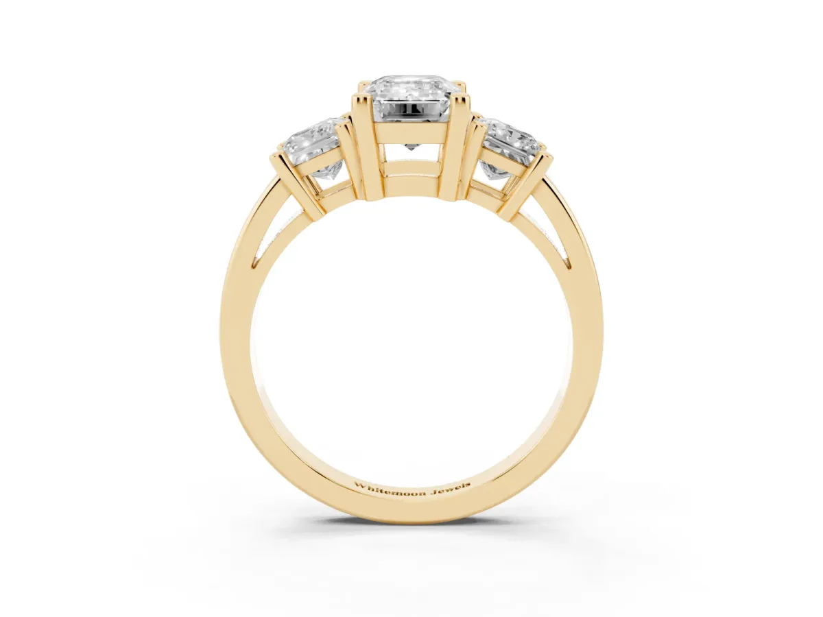 Three-Stone Emerald Cut Cut Solitaire Ring with Prong Setting Yellow gold
