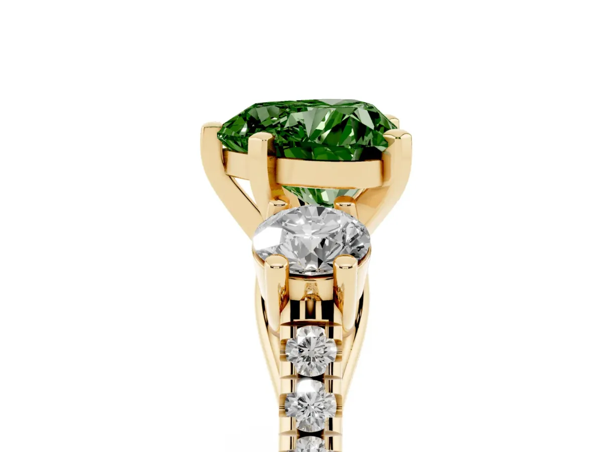 Fancy Green Three-Stone Heart Cut Diamond Pavé Band with Four-Prong Setting Yellow gold