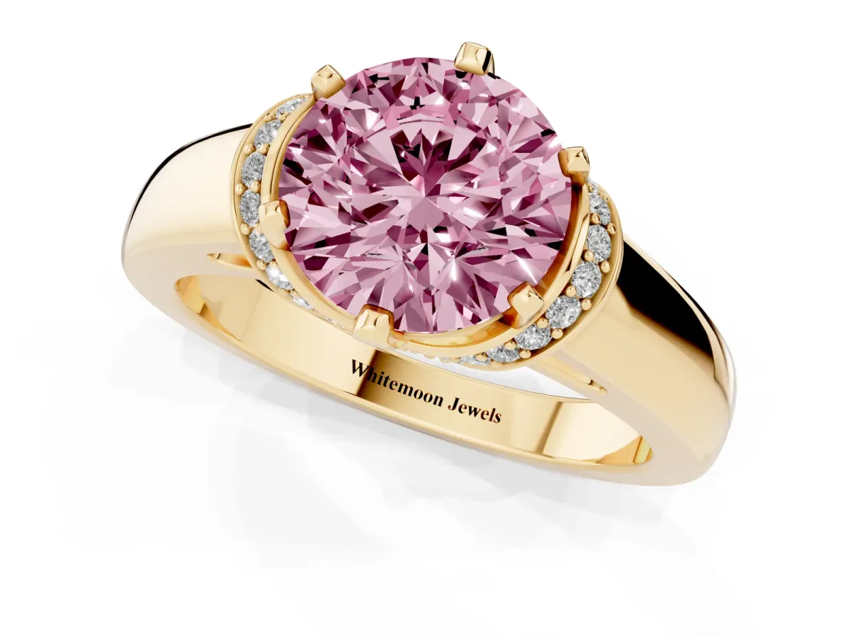 Fancy Pink Round Cut Solitaire Diamond Ring with Pave Band and Six-Prong Setting Yellow gold