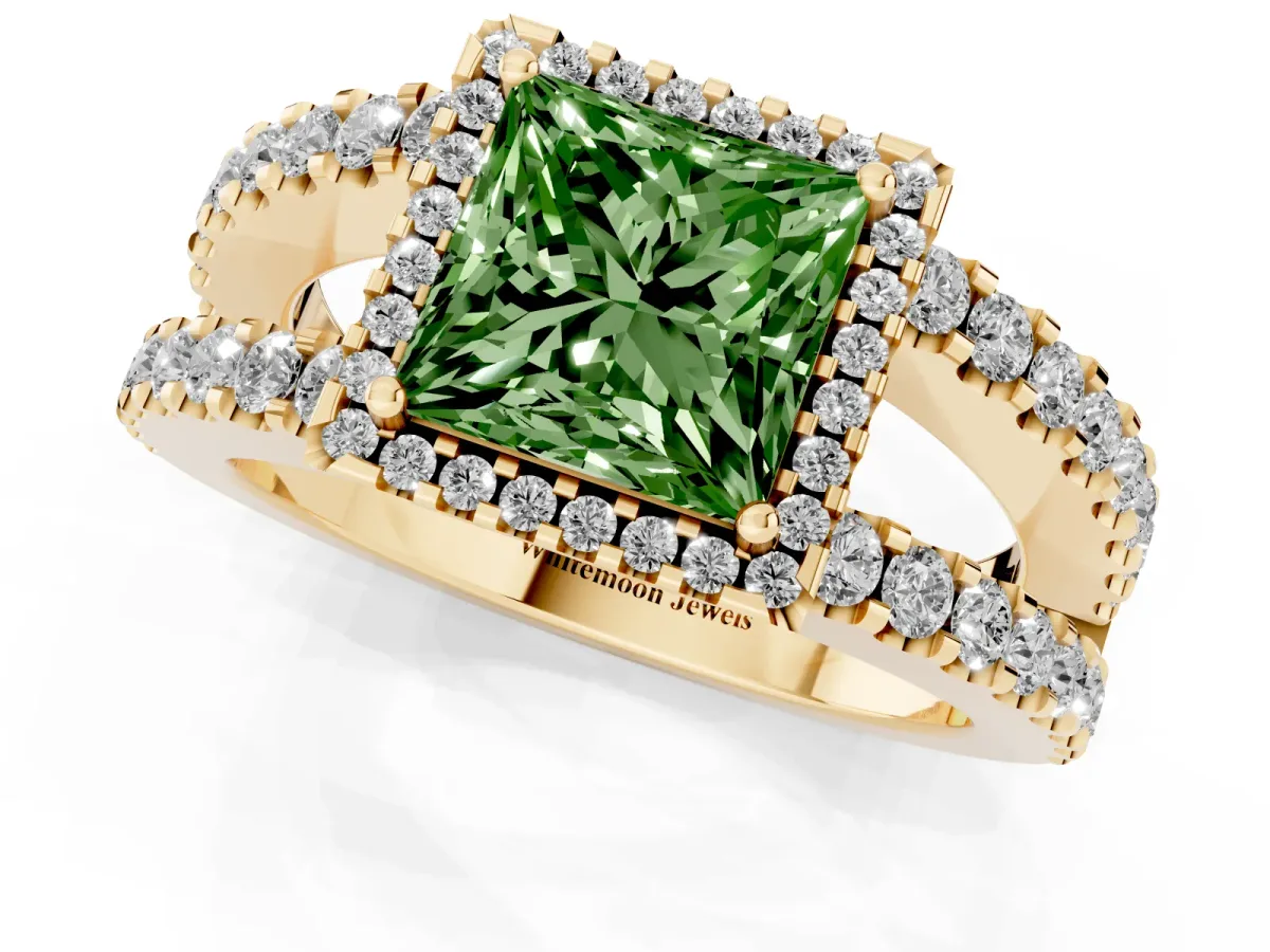 Fancy Green Princess Cut Cut Halo Split Shank Diamond Ring with Four-Prong Setting Yellow gold
