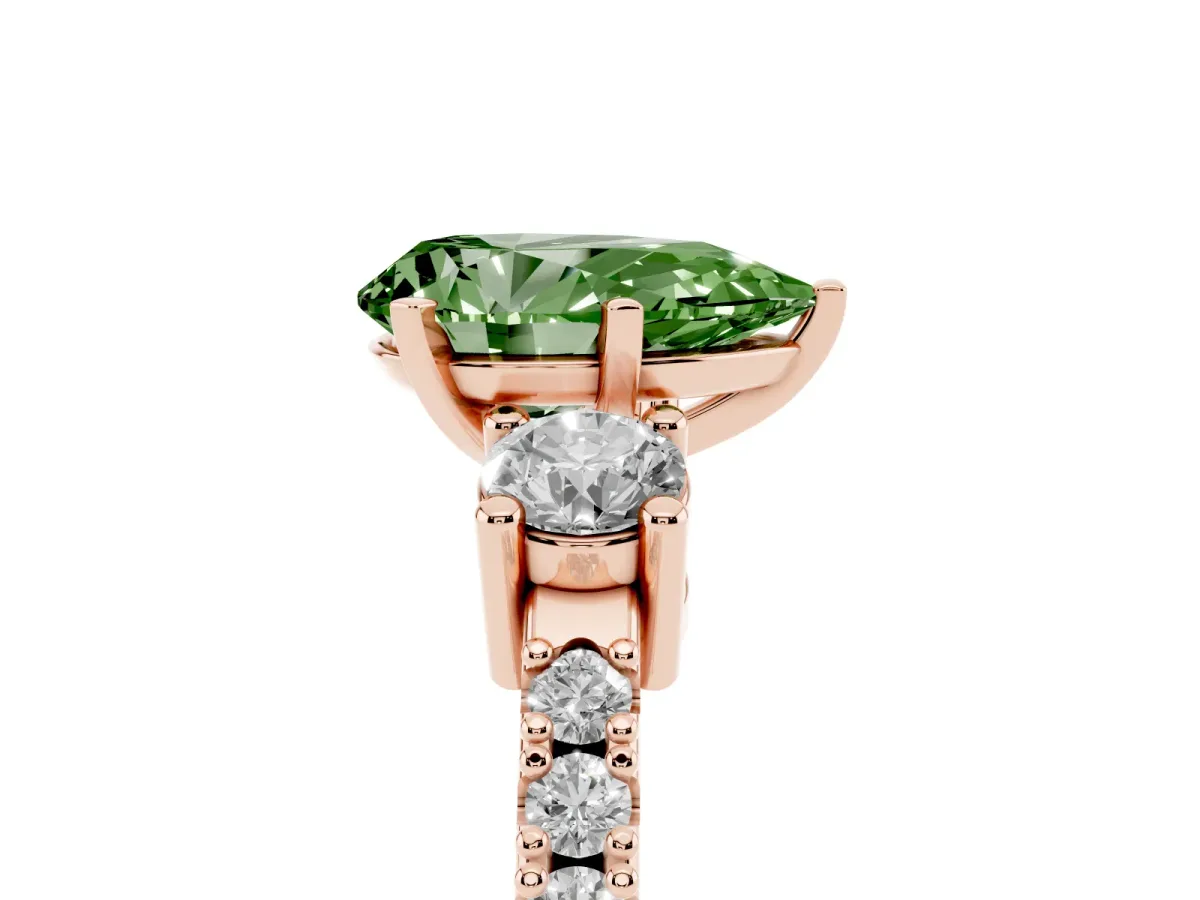 Fancy Green Pear Cut Three-Stone Diamond Pavé Band with Prong Setting Rose gold