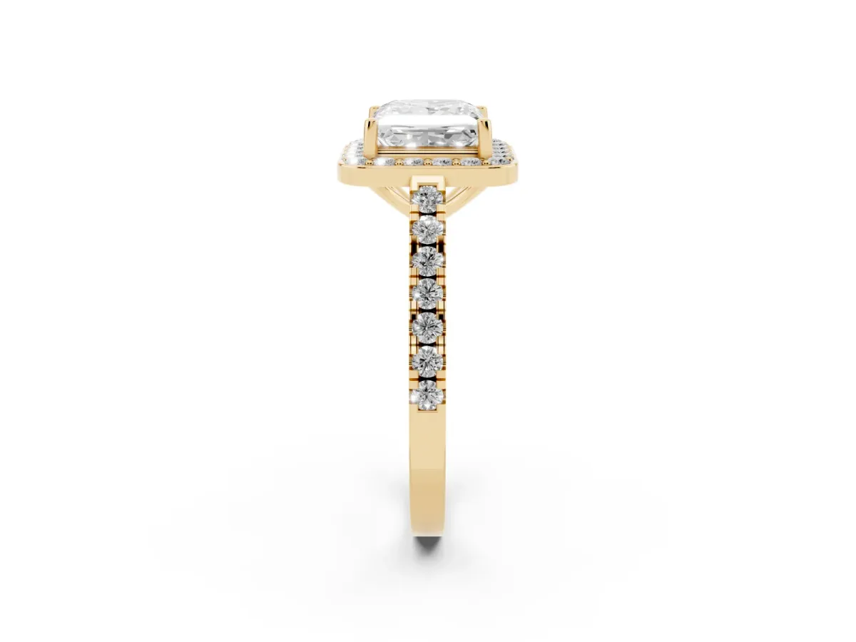 Princess Cut Diamond Halo Ring with Round Pavé Split Shank and Prong Setting Yellow gold