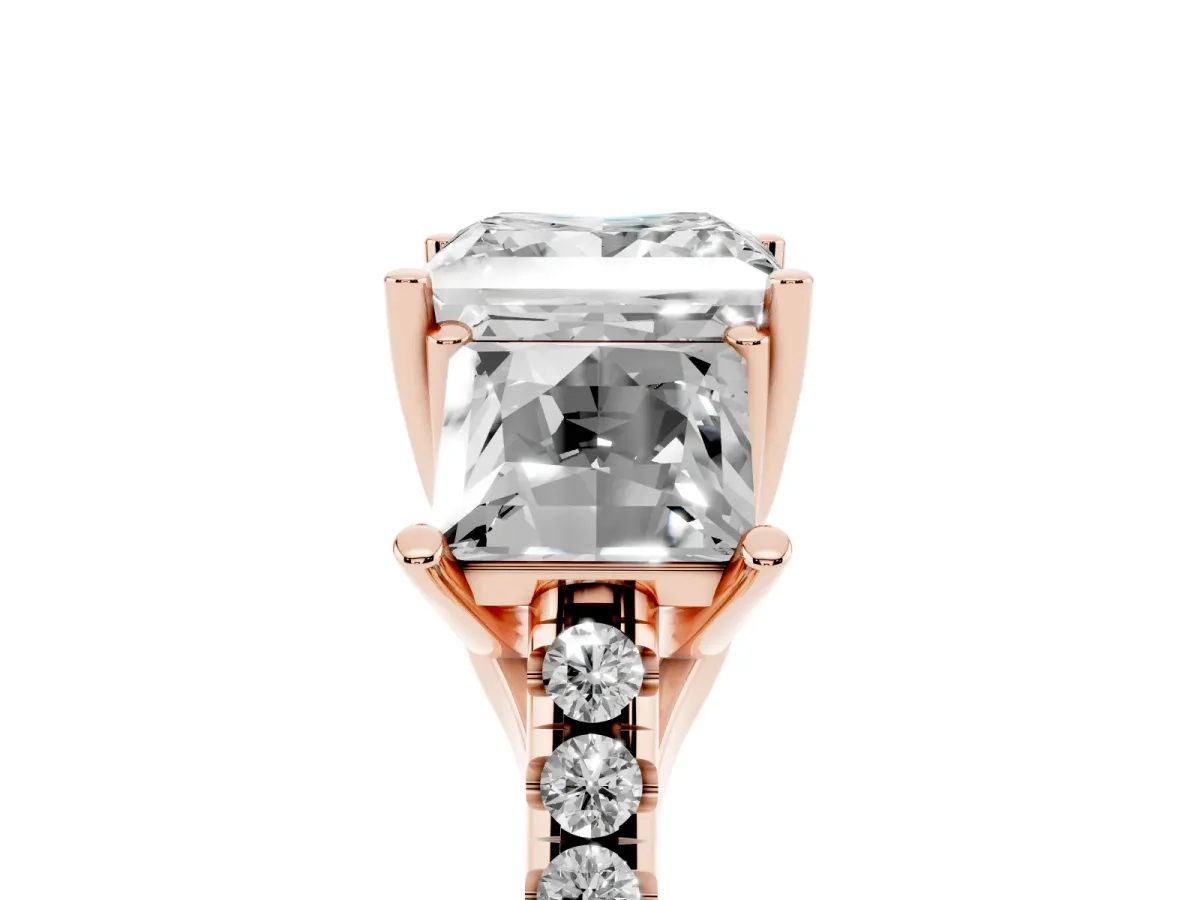 Three-Stone Princess Cut Diamond Ring with Round Pavé Band and Prong Setting Rose gold