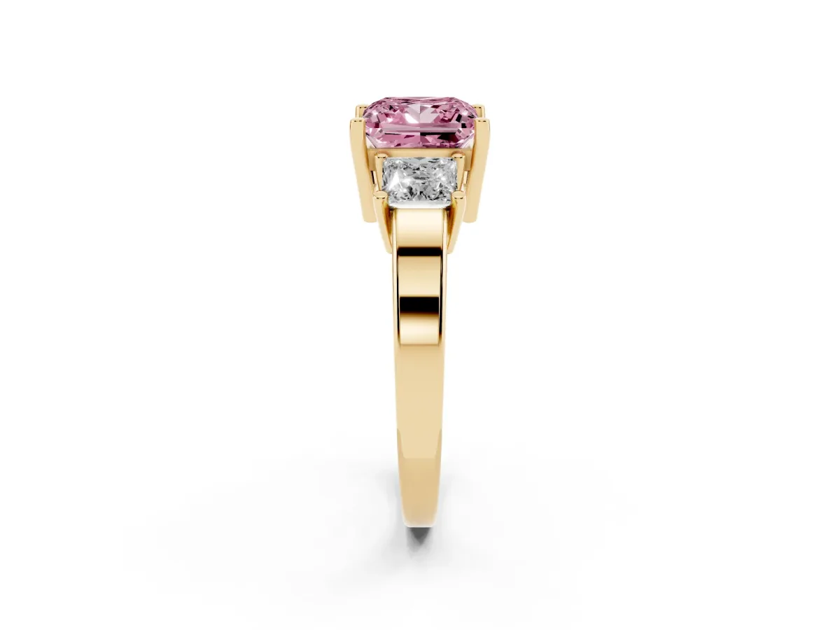 Fancy Pink Three-Stone Princess Cut Cut Solitaire Ring with Prong Setting Yellow gold