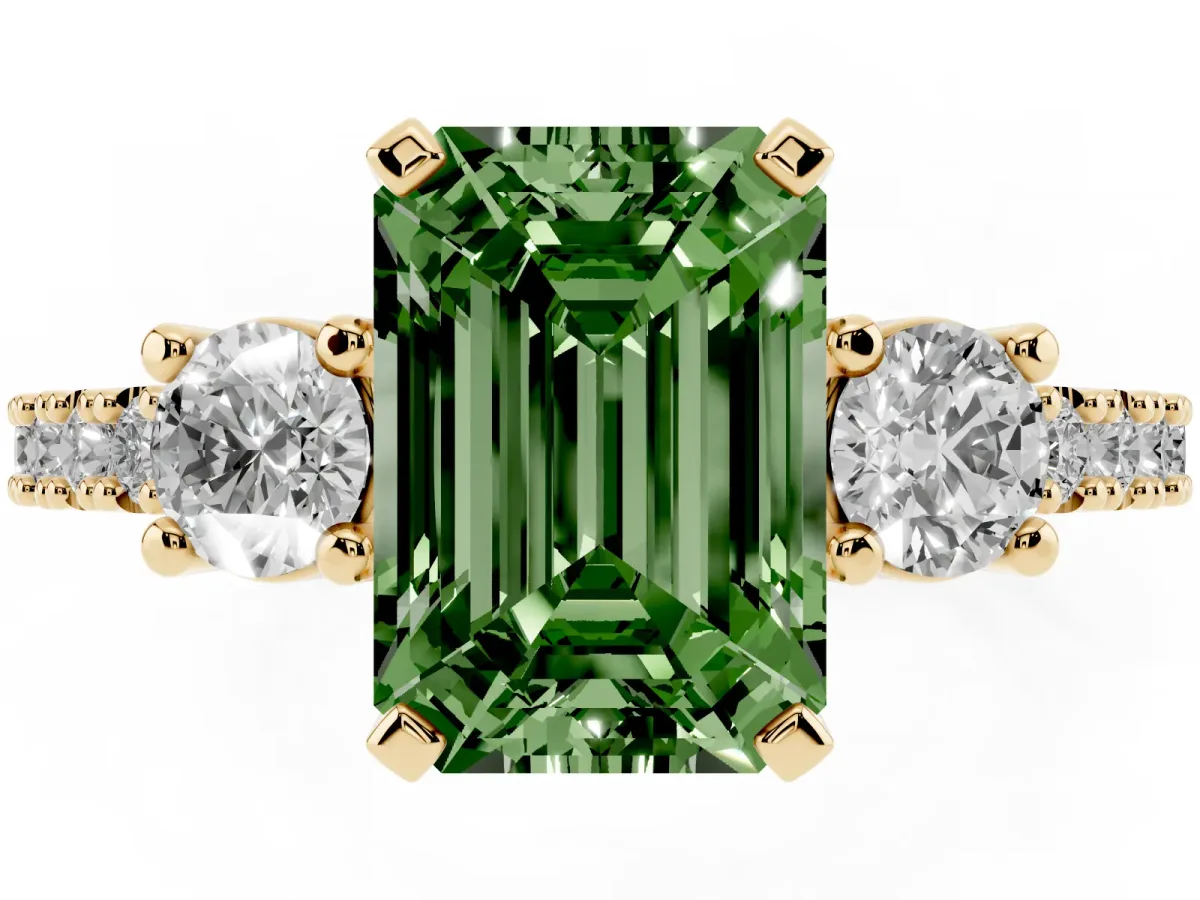 Fancy Green Emerald Cut Three-Stone Diamond Pavé Band with Prong Setting Yellow gold